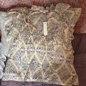 NWOT 💜 OLIVACEOUS Cream Floral Ruffle Blouse 🌼🌸